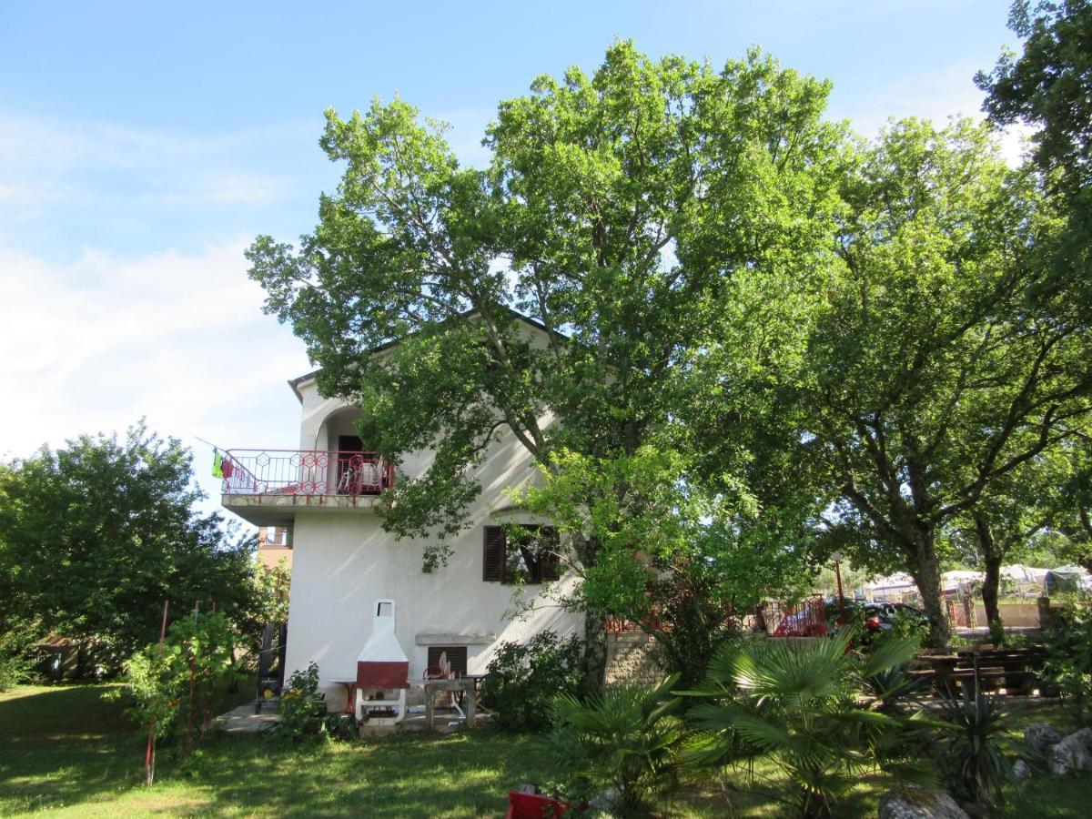 Villa Kucan Porat  Exteriör bild